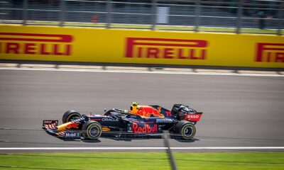 Perez extends Red Bull contract