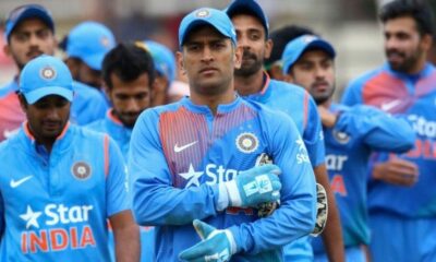 Dhoni's Heartwarming Interaction with Passengers Mid-Flight